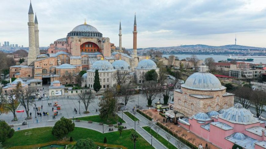 Посещение мечети Святой Софии станет платным для интуристов