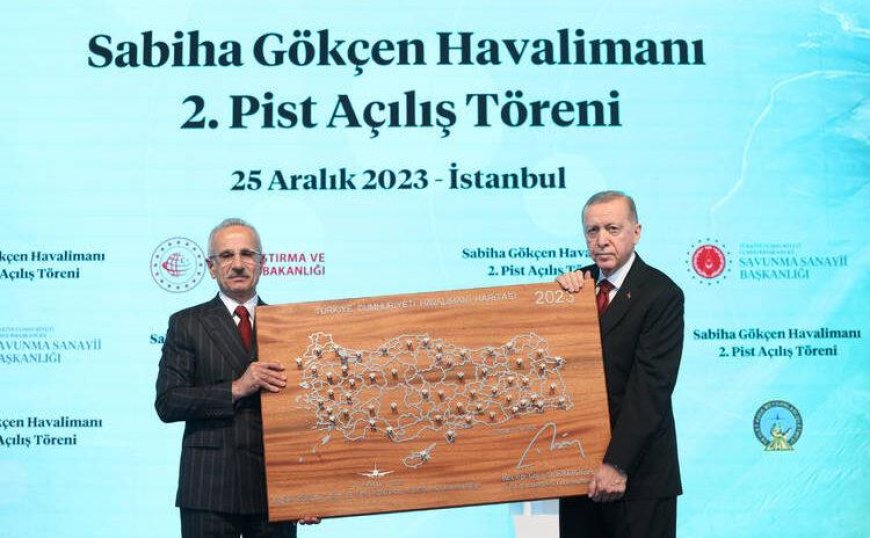 Реджеп Таййип Эрдоган (Recep Tayyip Erdoğan) на открытии второй взлетно-посадочной полосы аэропорта Сабиха Гокчен