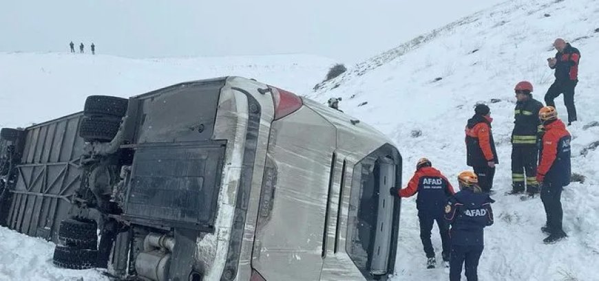 Пассажирский автобус попал в аварию в Сивасе