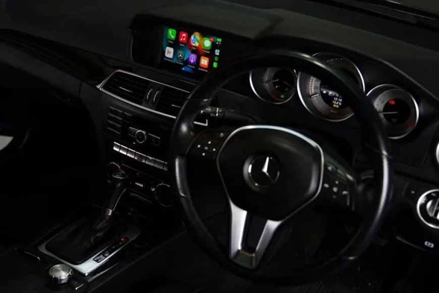 Mercedes будет использовать собственную систему вместо Apple CarPlay