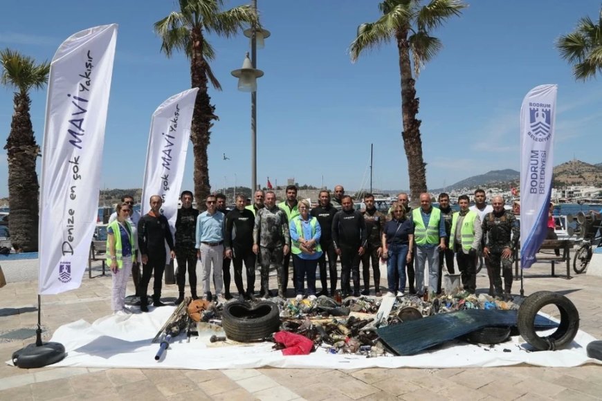 В Бодруме при участии сотен человек провели очистку морского дна и побережья