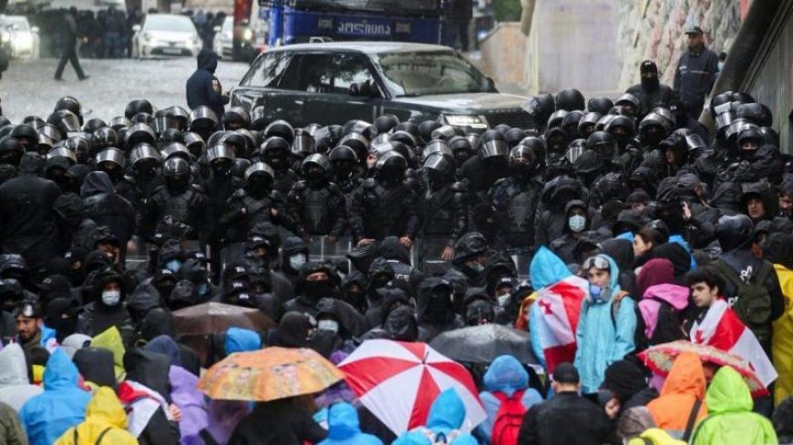 "Закон о влиянии иностранных агентов": Во время акций протеста в Грузии, в которых участвовали десятки тысяч человек, были задержаны 20 человек
