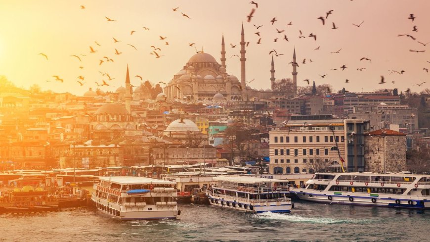 Сколько туристов приехало в Стамбул за 4 месяца?