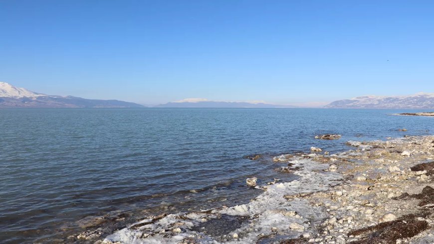 В озере Эгирдир обнаружено 7 ручных гранат