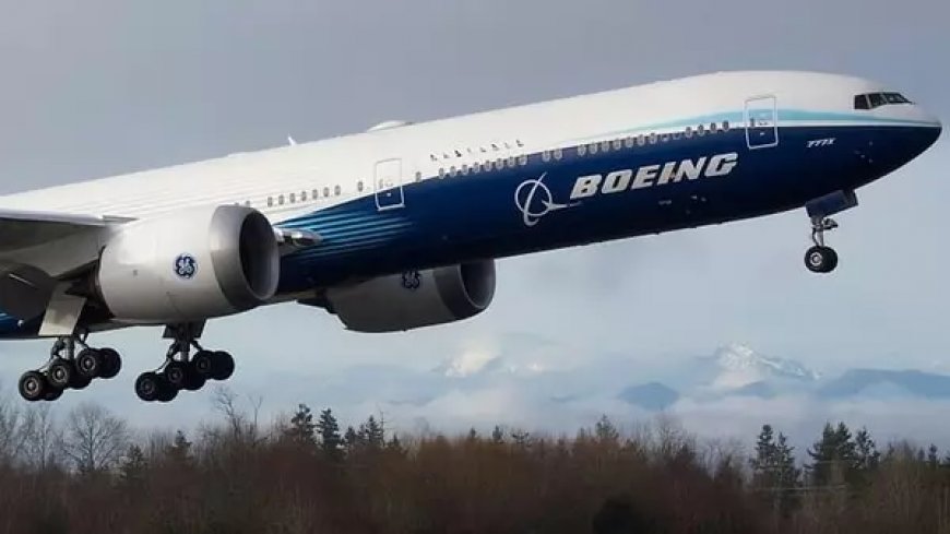 У Boeing отвалилось колесо во время взлета