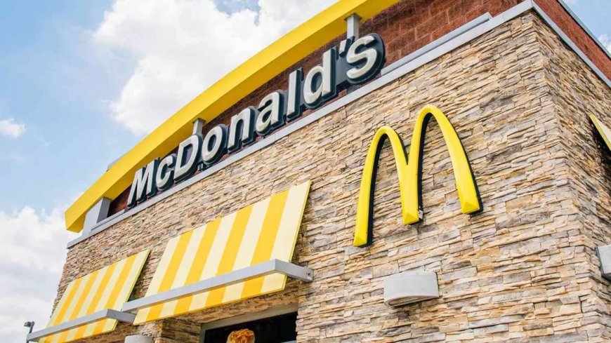 Продажи McDonald's упали впервые с 2020 года